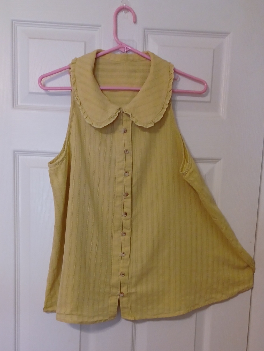 Vintage Inspired Pale Basil GreenSleeveless  Button-Front Top / Peter Pan Collar
